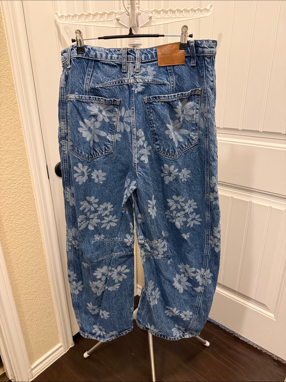 We the Free Good Luck Daisy Printed Barrel Jeans - Picture 2 of 9